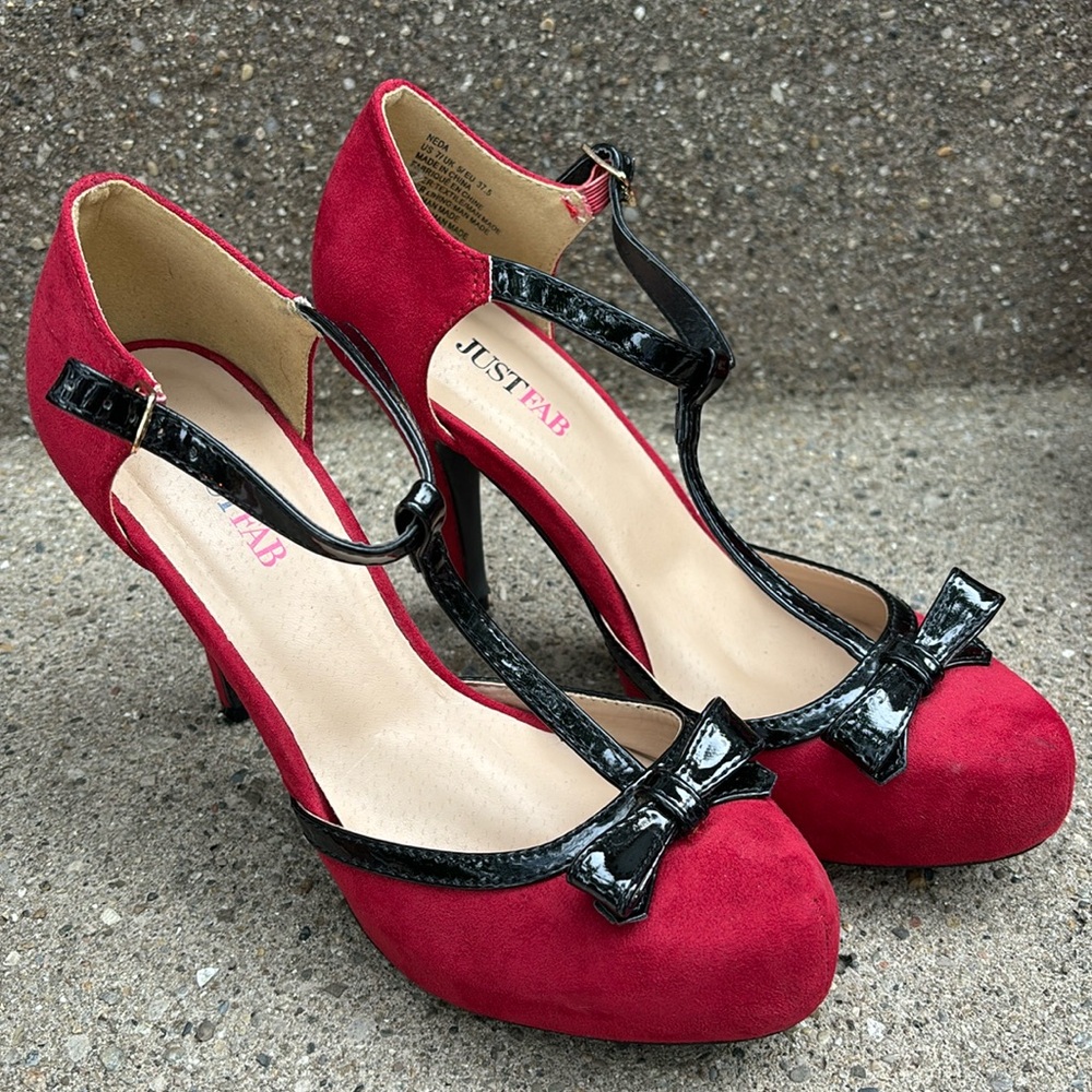 Cute red pumps